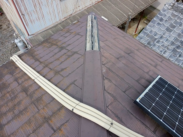 スレート屋根の板金剥がれ